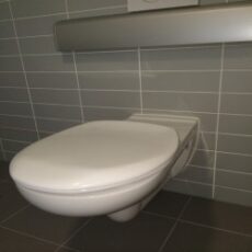 SANIMED CARE BASIC toiletzitting met deksel incl. stab.nok, wit